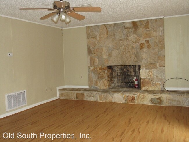 Building Photo - 2 br, 1 bath House - 6400 Fairfield Drive A