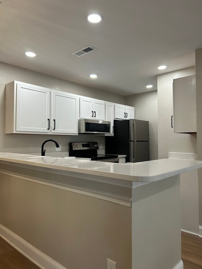 Foto del edificio - 105 Stratford Dr