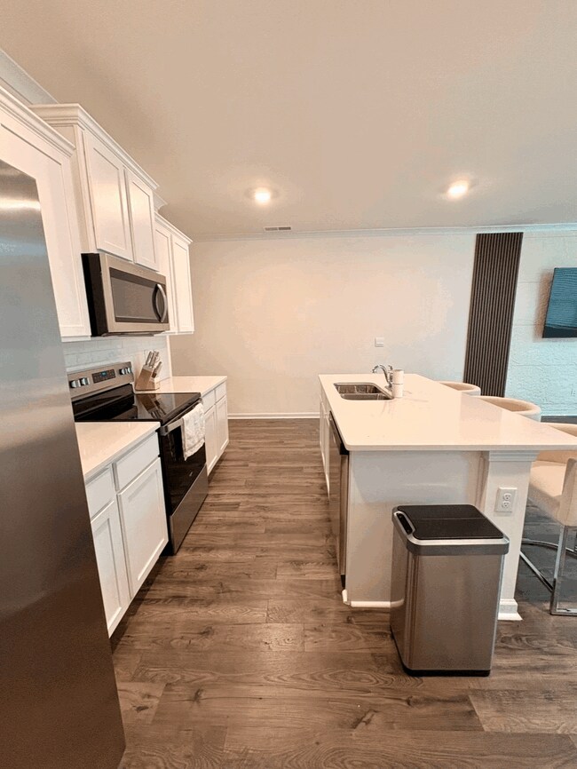 Foto del edificio - 280 Silvermoon Dr