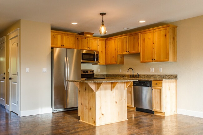 Building Photo - 419 N 11th St