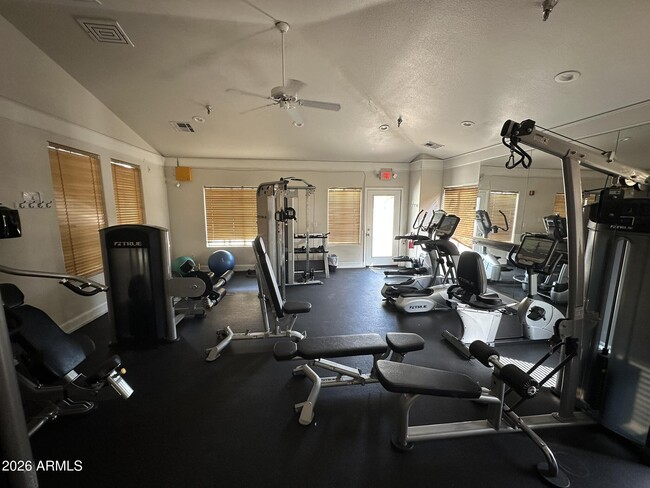 Foto del edificio - 2134 E Broadway Rd