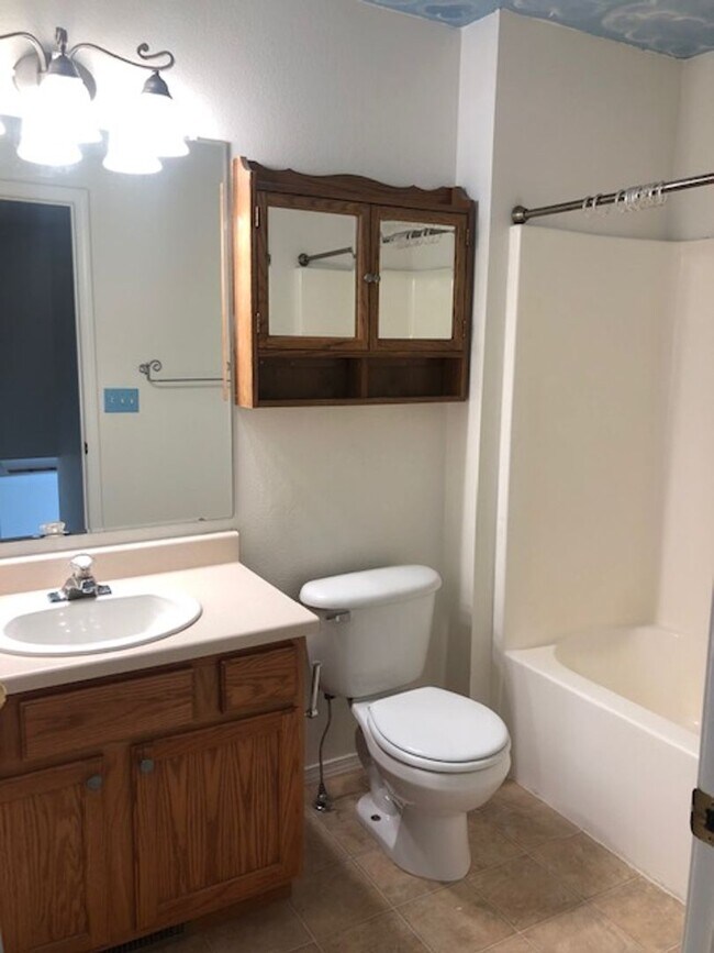 Building Photo - Single Family Home for Rent in Bozeman!