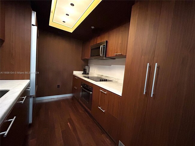 Building Photo - 50 Biscayne Blvd