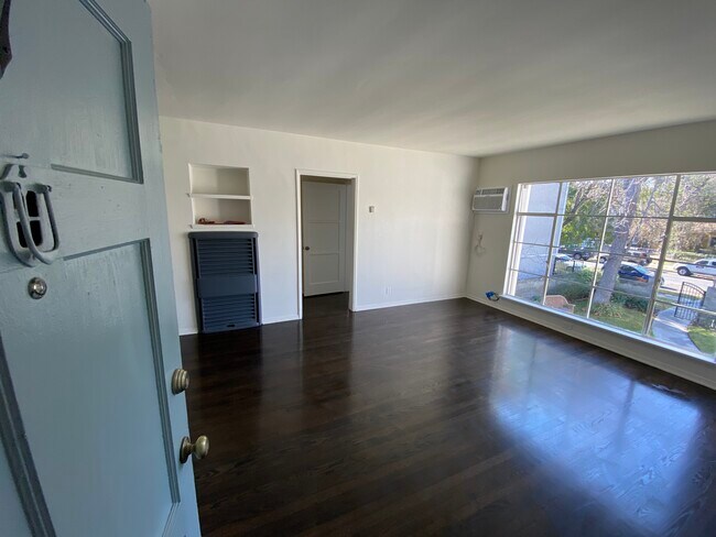 Foto del edificio - 5750 Camellia Ave