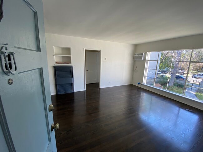 Building Photo - 5750 Camellia Ave