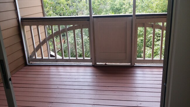Building Photo - 482 N Pin Oak Plz
