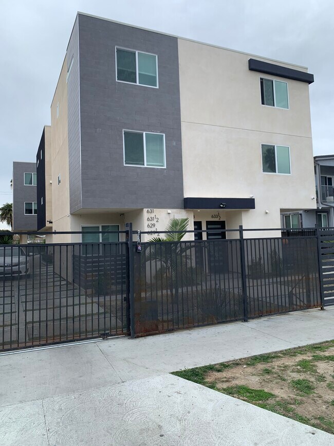 Foto del edificio - 629 N Normandie Ave