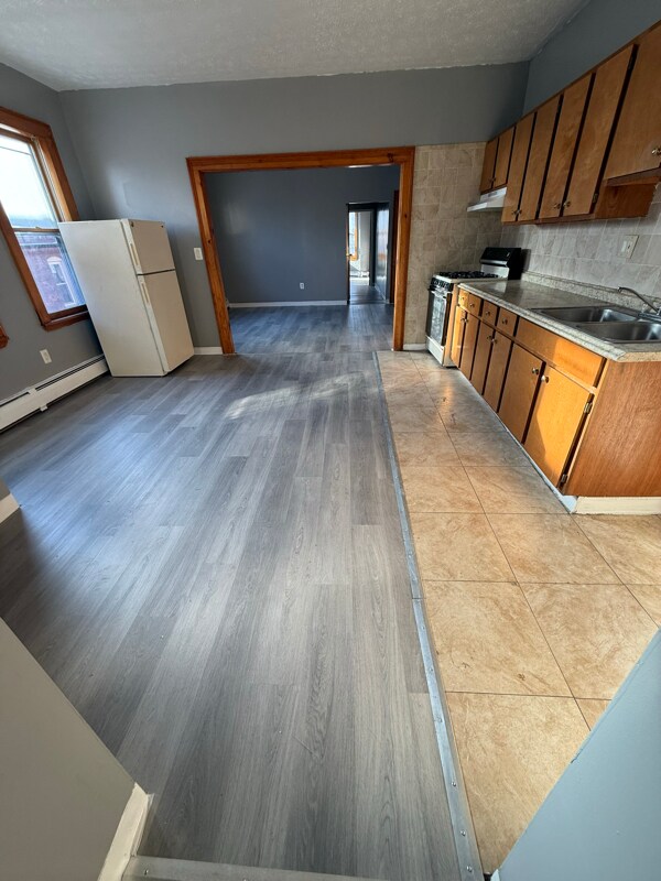 Building Photo - 44 Edgewood St