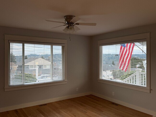 Building Photo - Manette deserves a jewel of home like this...