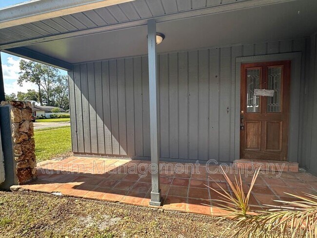 Foto del edificio - 105 Brierwood Dr