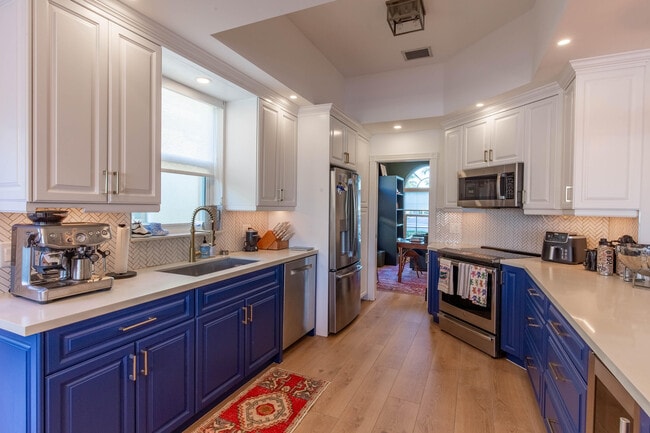 Foto del edificio - 8217 Xanthus Ln