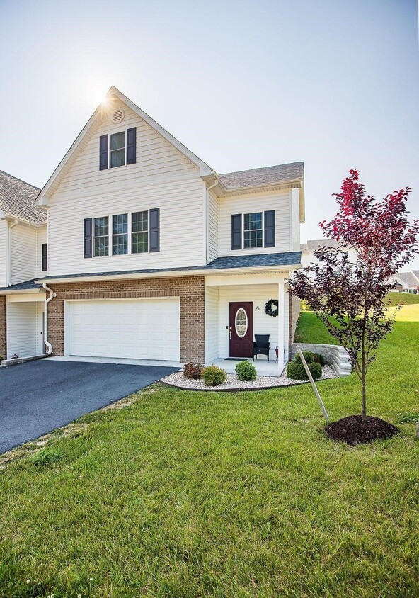 15 Collinswood Wy, Staunton, VA 24401 House Rental in Staunton, VA