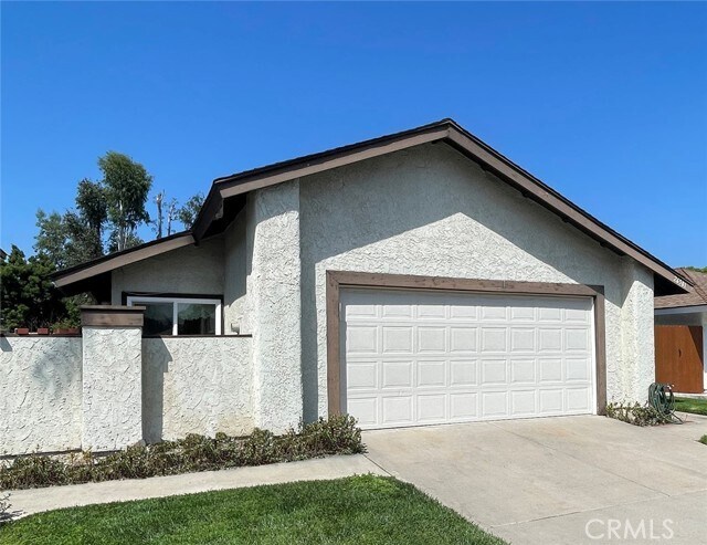 Primary Photo - 26501 Briarwood Ln
