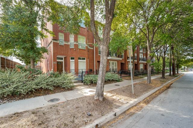 Foto del edificio - 3935 N Hall St