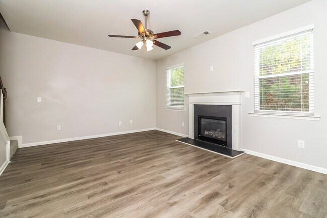 Foto del edificio - 30 Calm Waters Ave