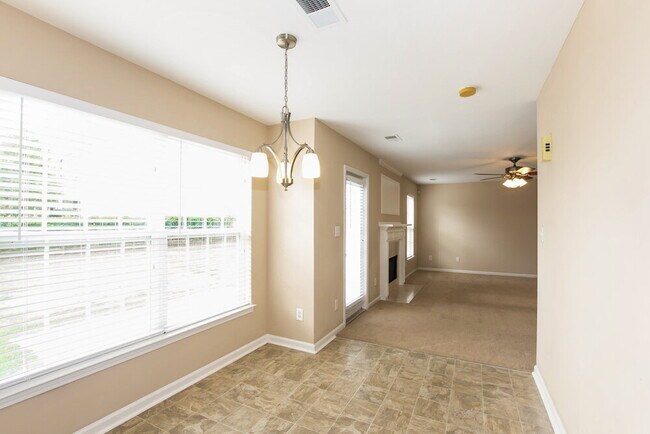 Foto del edificio - 4501 Sedgewood Ln