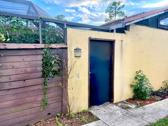 Foto del edificio - 1275 Periwinkle Pl