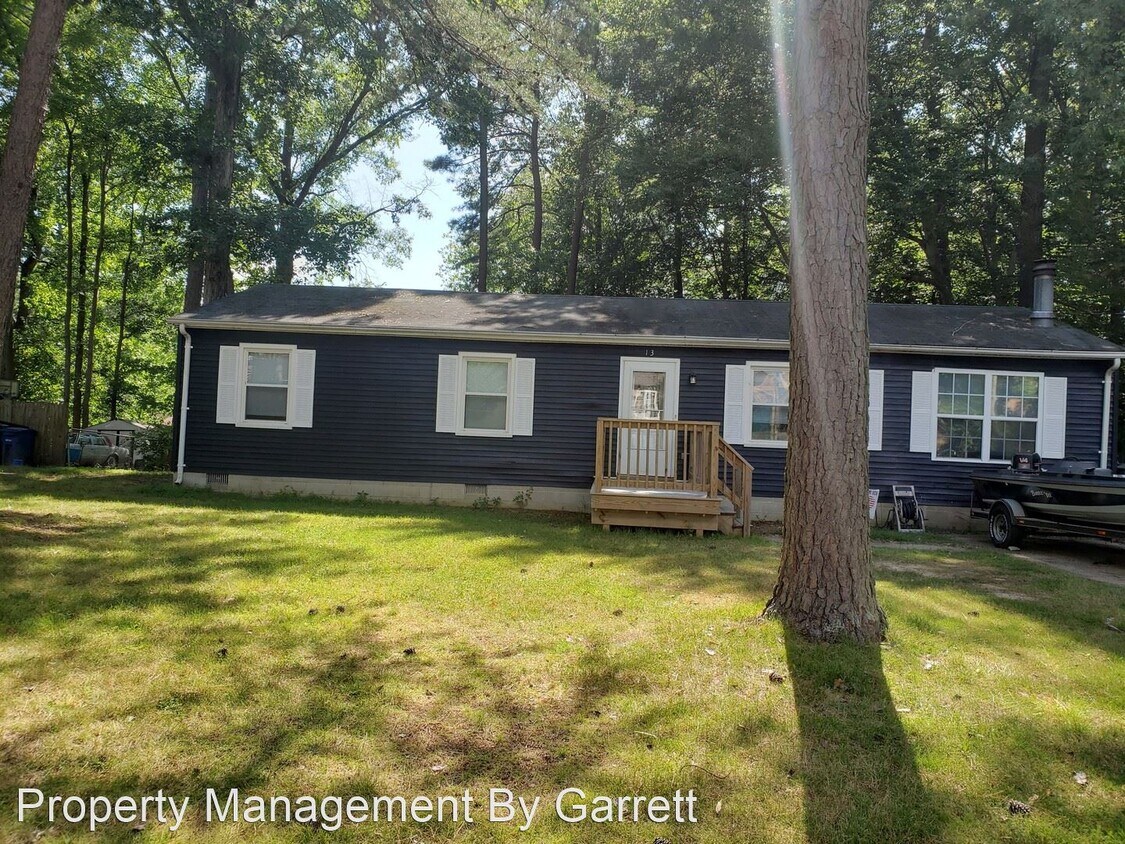 Primary Photo - 3 br, 2 bath House - 13 Cathy Dr