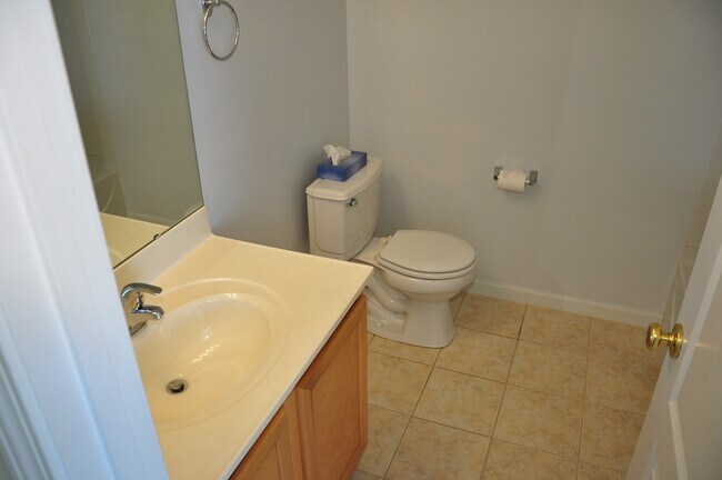 Foto del edificio - 470 Summit Tree Ct