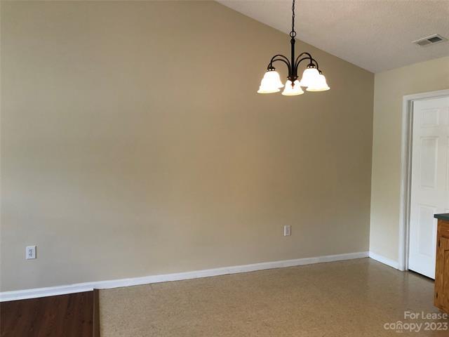 Building Photo - 523 Cedar Spring Dr