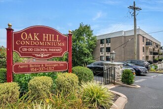 Building Photo - 128 Colonial Pkwy