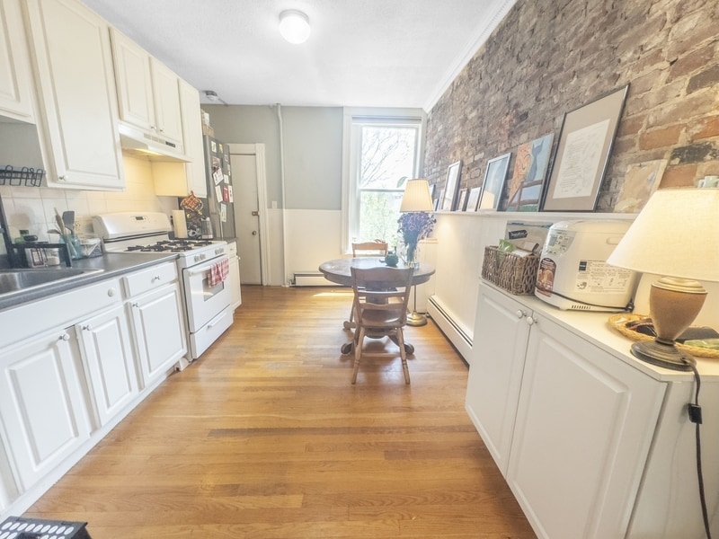 Foto principal - 148 Berkshire St