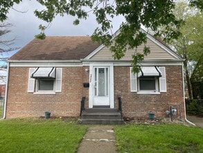 Building Photo - 18050 School St