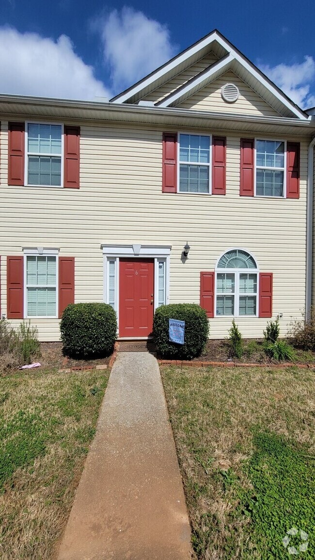 Building Photo - 4210 Oakwood Rd