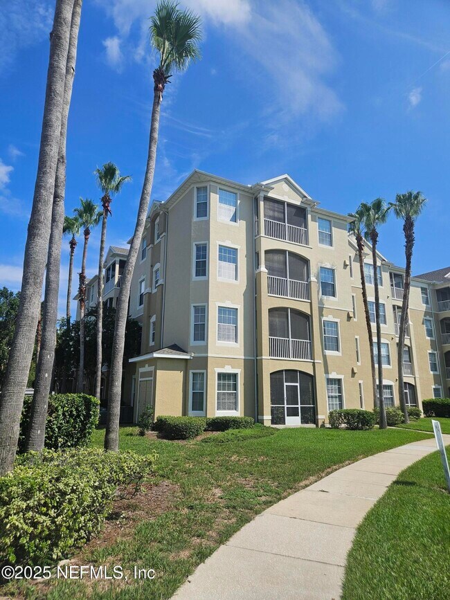 Building Photo - 7801 Point Meadows Dr