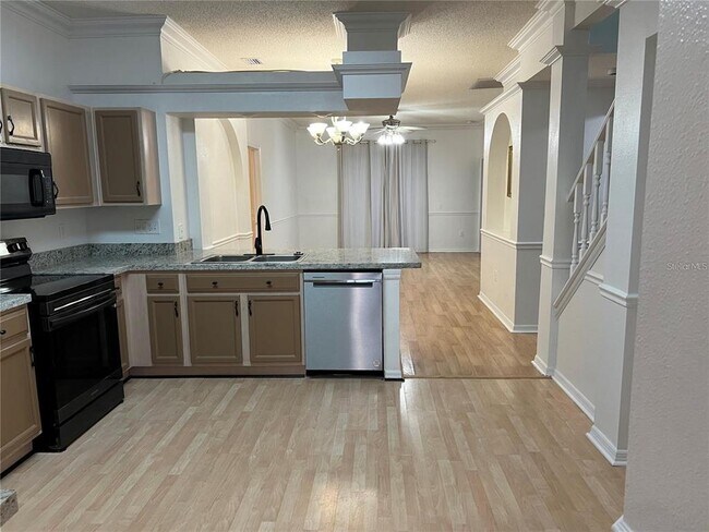 Foto del edificio - 27452 Sky Lake Cir