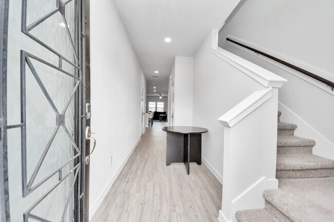 Foto del edificio - 5806 Quest Valley Dr