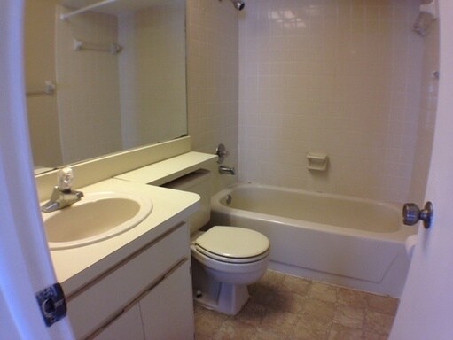 Building Photo - 1828 Mill Run Cir