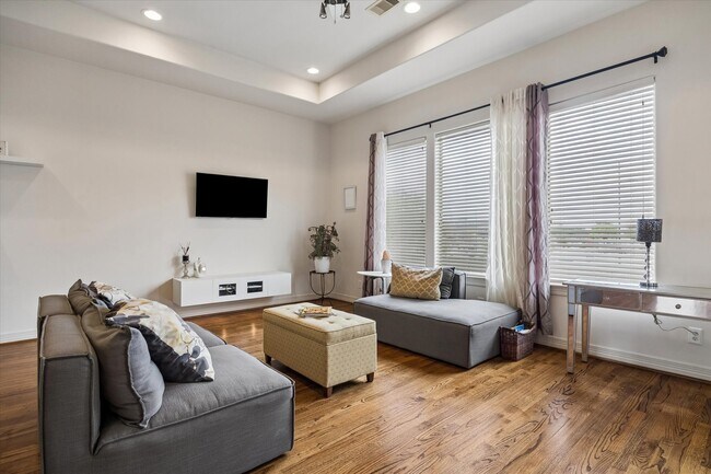 Foto del edificio - 3804 Center Plaza Dr