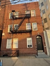 Building Photo - 322 Anderson Ave