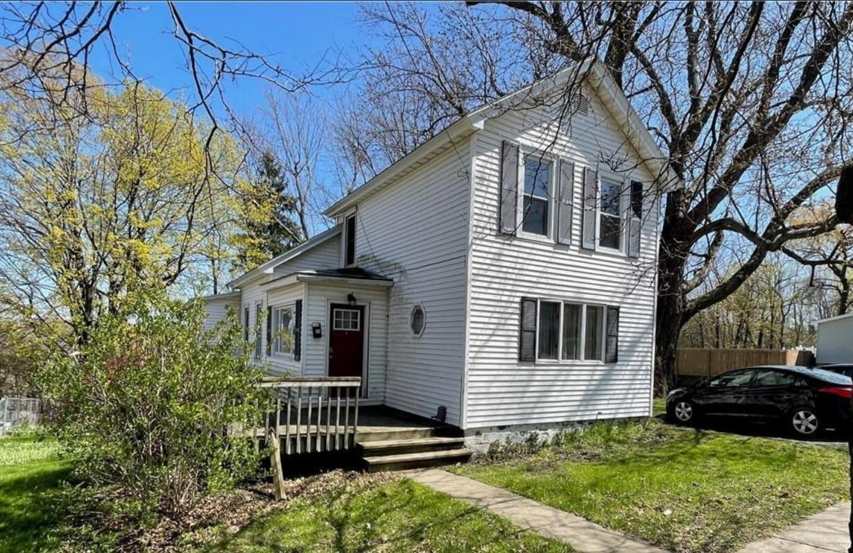 Large Deck - 107 5th Ave