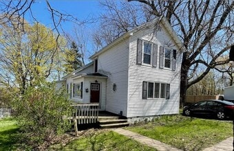 Building Photo - 107 5th Ave