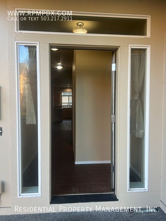 Building Photo - 17284 SW Pleasanton Ln