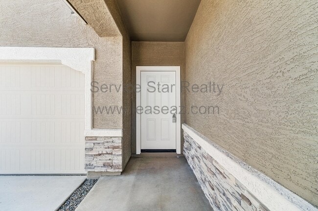 Building Photo - 16495 W Christy Dr