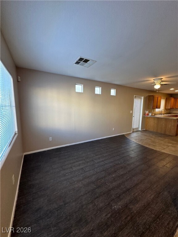 Foto del edificio - 5219 Paradise Valley Ave