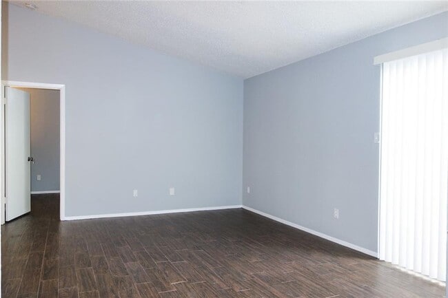 Building Photo - 9714 Eastwend Dr
