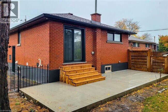 Photo du bâtiment - 53 Winchester Blvd