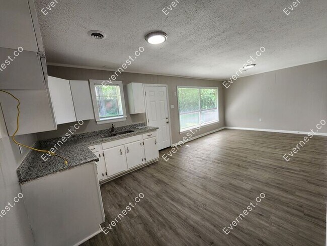 Building Photo - 3012 Marwood Dr