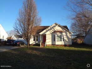 Building Photo - 1505 Cedar Ln