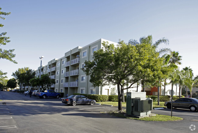 Side View - Vizcaya Villas Apartments