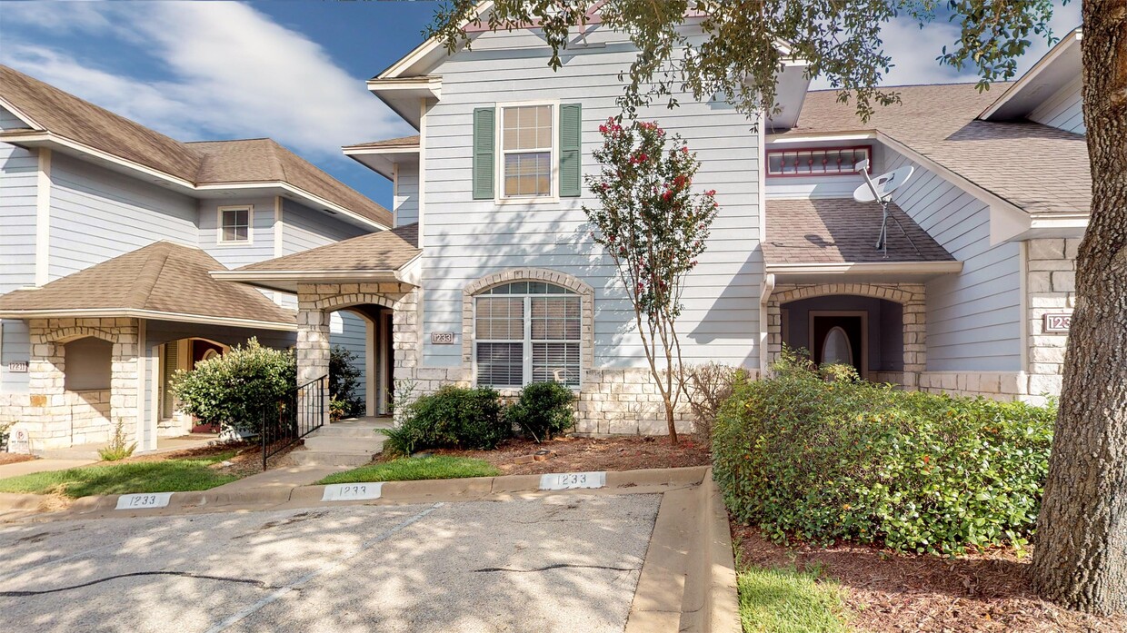 Primary Photo - 1233 Canyon Creek Cir