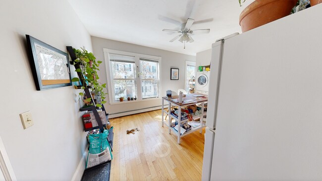 Photo - 2.5 bedroom/1 bathroom Cambridge apartment...