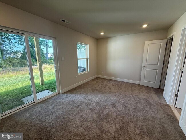 Building Photo - 29405 Oxford Dr