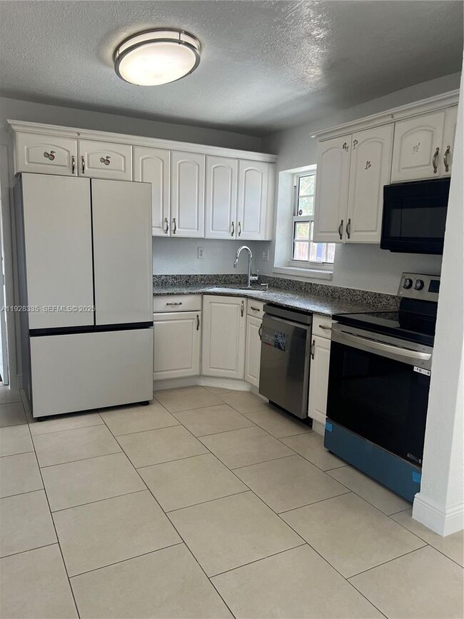 Building Photo - 17331 NW 45th Ct