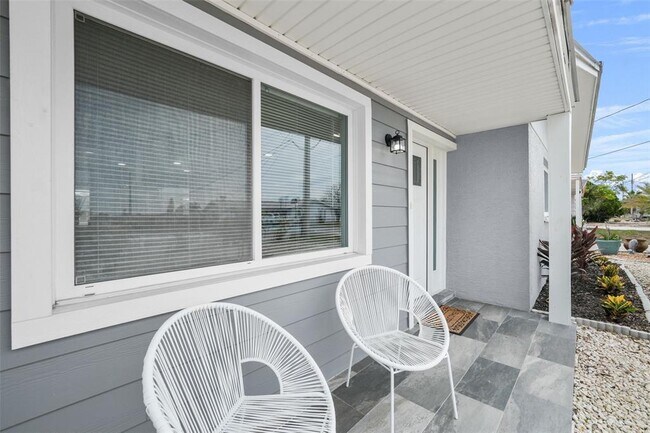 Foto del edificio - 13704 Veronica Dr