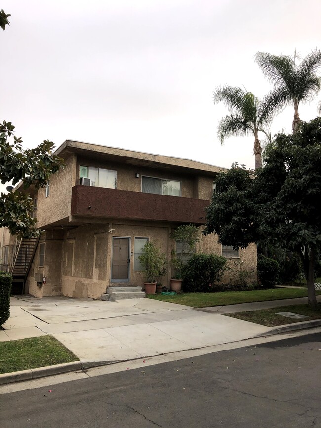 Building Photo - 10516 Eastborne Ave